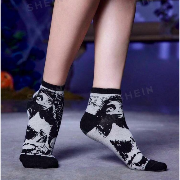 ROMWE Corpse Bride Ankle Socks - Picture 1 of 12